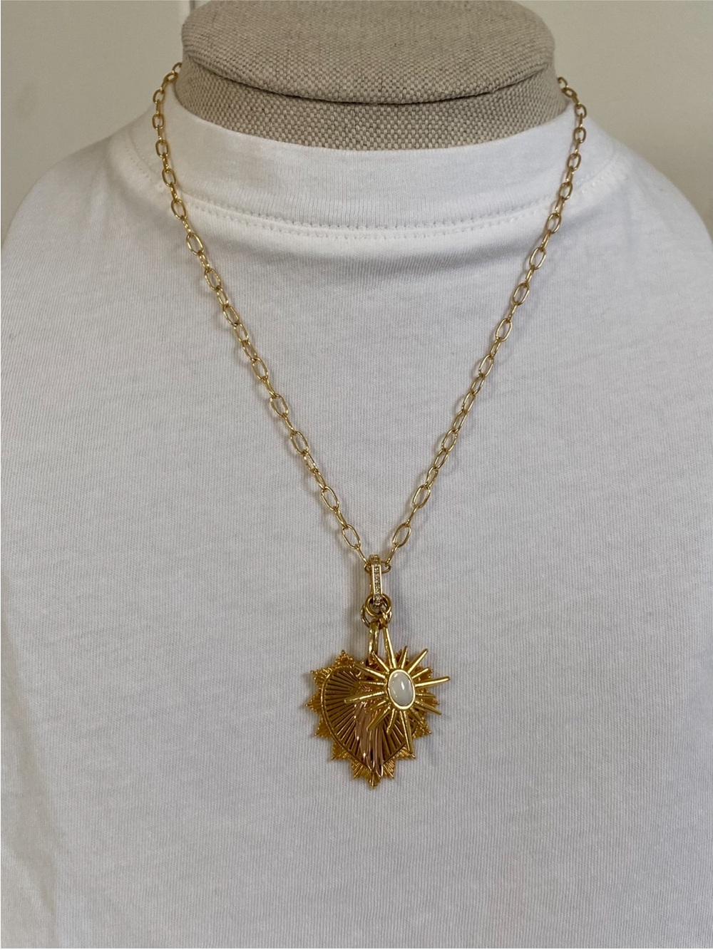 Vintage Gold Pendant Necklace with CZ Accent - Picture 2 of 7